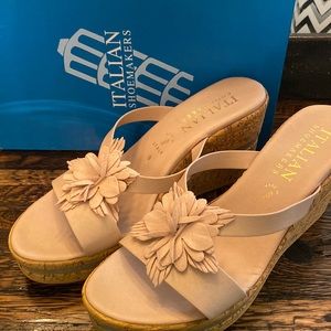 Italian Shoemakers “kaitlyn” nude color wedge sandle